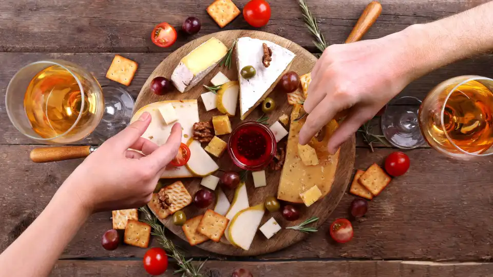 Comer queijo faz maravilhas pela saúde oral. Sabia? 