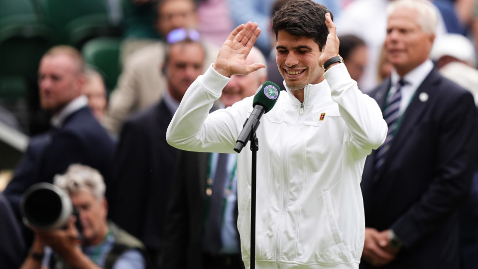 Insólito. Alcaraz falou do que não devia e acabou assobiado em Wimbledon