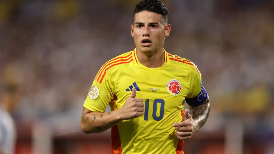 James Rodríguez oferecido ao FC Porto e outros clubes, garantem em Itália