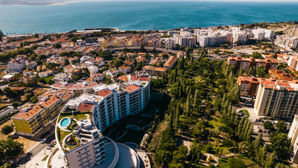 Oeiras passa a cobrar taxa turística de um euro a partir de 15 de agosto