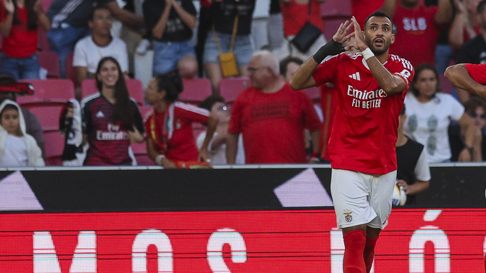 Benfica desinspirado empata com Brentford no regresso à Luz