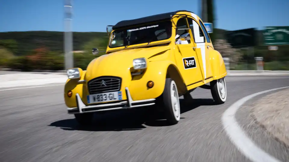 O Citroën 2CV foi um sucesso e Portugal teve 'culpa' nisso