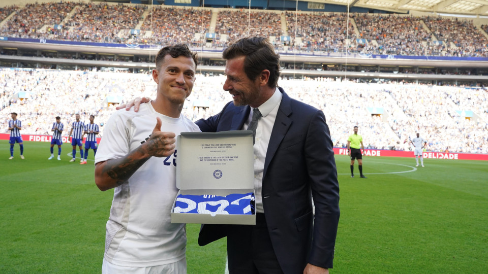 FC Porto homenageia Otávio, Luís Castro e Telles: "Os que defendem..."