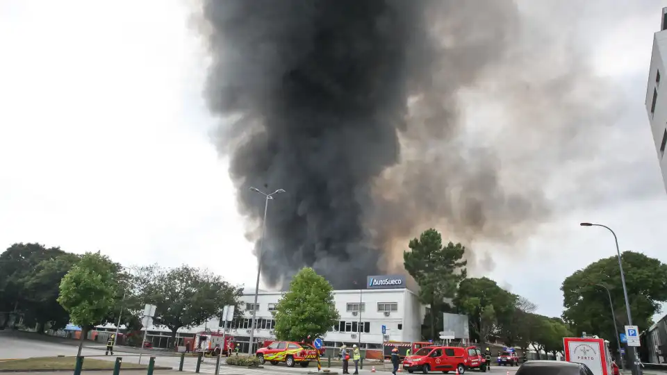 Trabalhadores do grupo Nors com salário garantido após incêndio no Porto