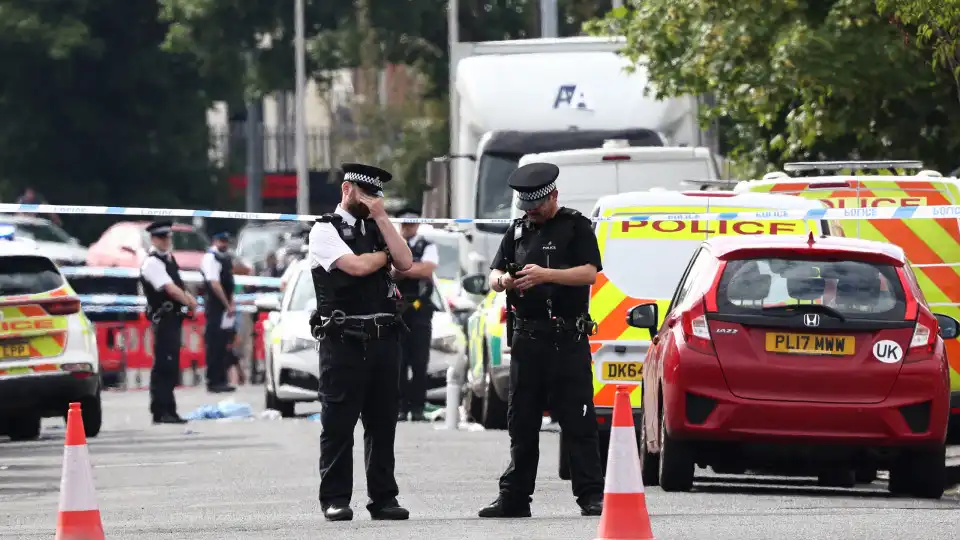 Menina portuguesa entre as vítimas mortais de ataque à faca em Inglaterra