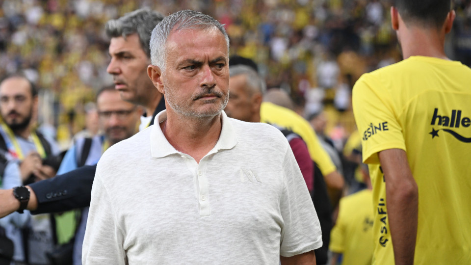 Mourinho não resiste e deixa 'boca' ao Tottenham: "Às vezes, esqueço-me…"