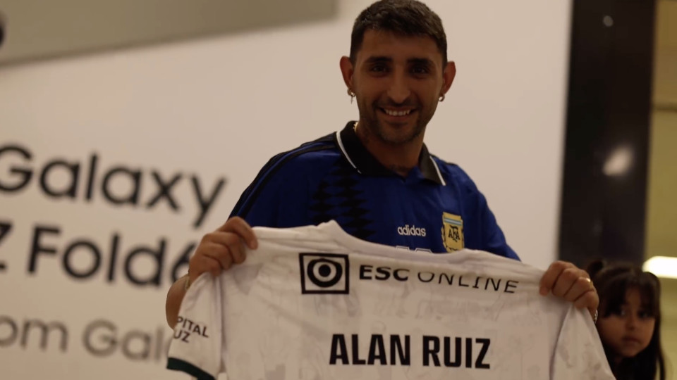 Oficial: Alan Ruiz volta a Portugal e vai jogar pelo Estrela da Amadora