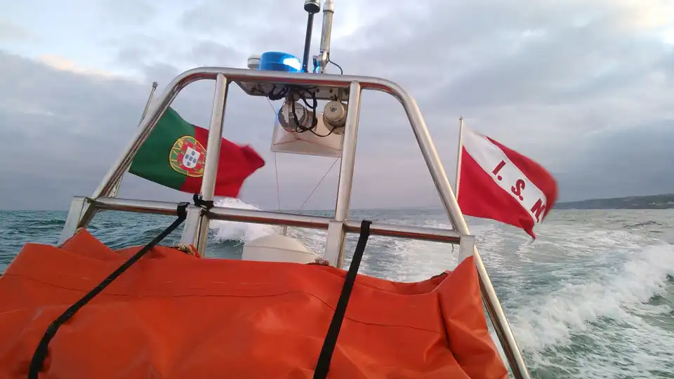 Idoso com sintomas de enfarte resgatado a bordo de navio em Peniche