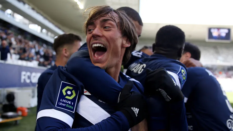 Bordeaux' Portuguese defender Ricardo Mangas celebrates after his goal during the French L1 football match between Girondins de Bordeaux and FC Metz at the Matmut stadium in Bordeaux, south-western France on April 10, 2022. (Photo by ROMAIN PERROCHEAU / A