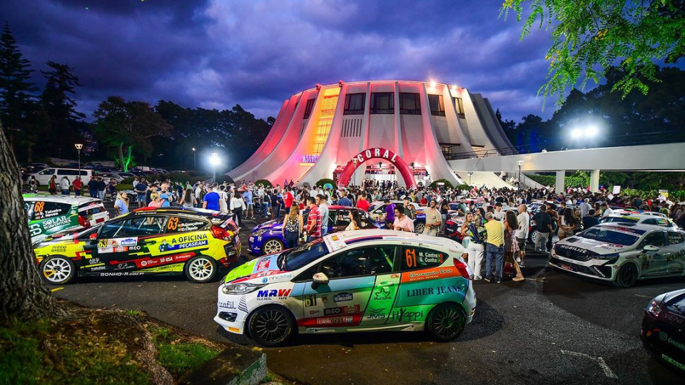 Piloto perde controlo de Porsche no Rali da Madeira e atinge espectadores