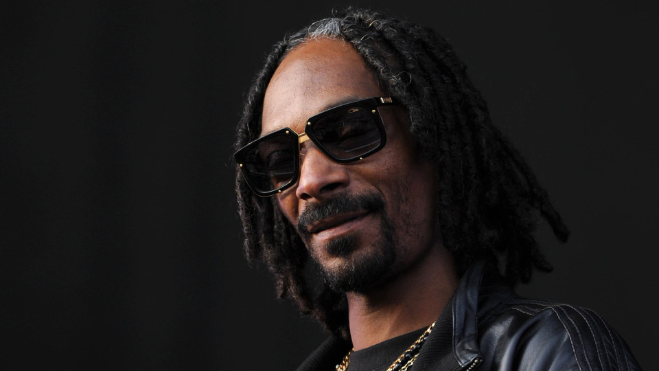 Snoop Dogg refere-se a rainha Isabel II como "minha miúda"