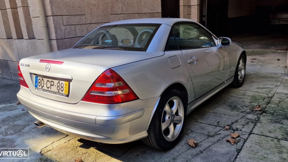 Encontrámos um SLK de 2001 à venda com pouco mais de 1.000 km no odómetro