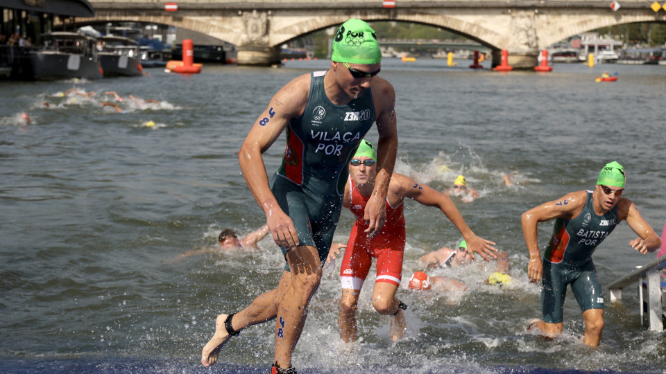 Dois triatletas portugueses com gastroenterite após nadarem no rio Sena