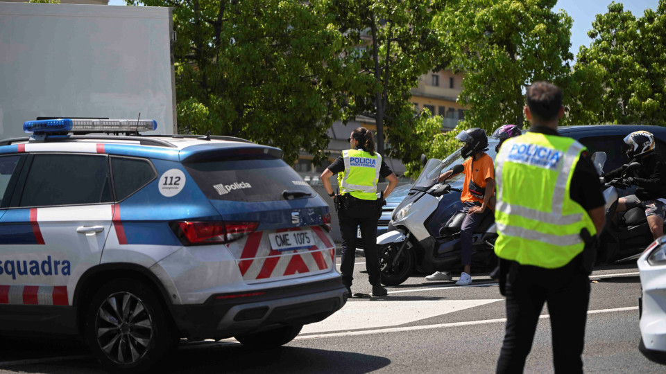 Polícia catalã desativa dispositivo de busca por Puigdemont. "Ridículo"