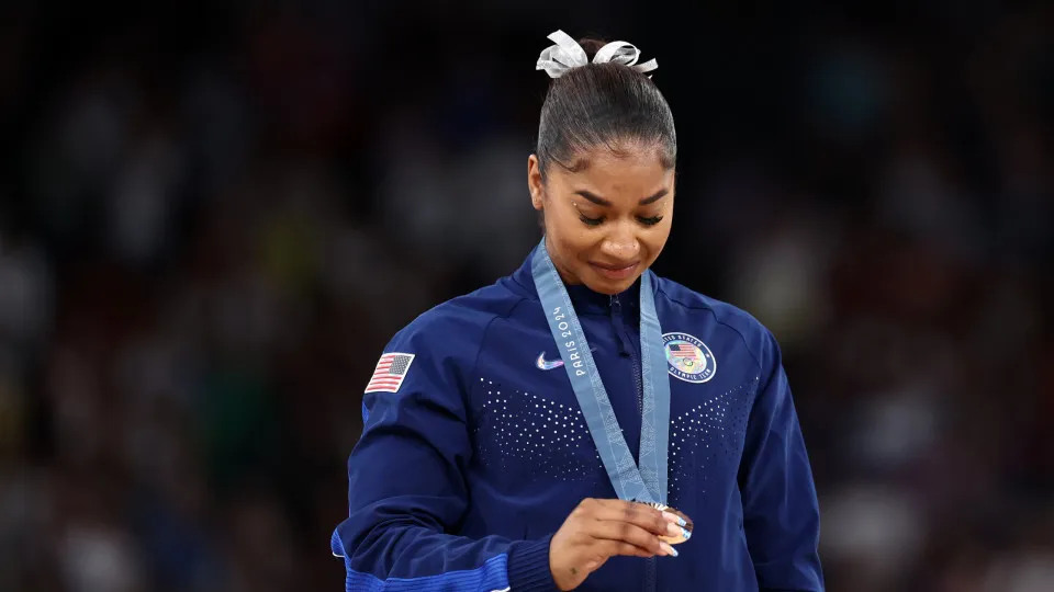 Ginasta norte-americana quebra silêncio após perder medalha de bronze 