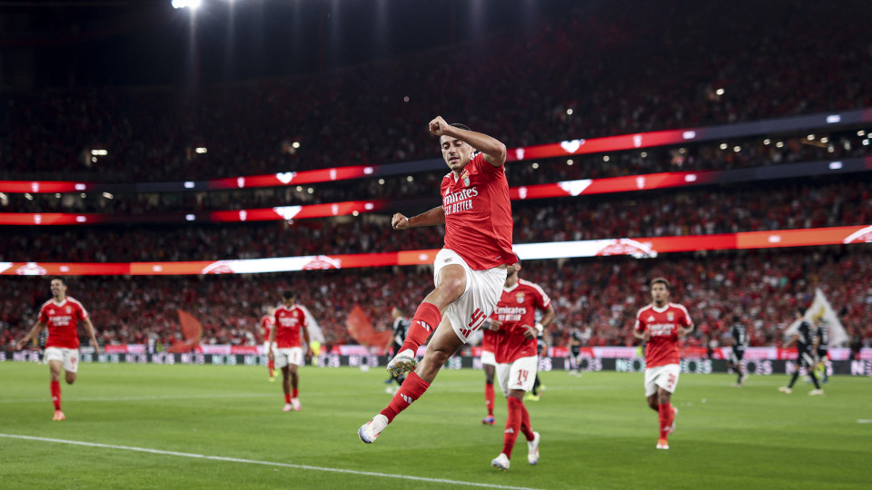 Notas do Benfica-Casa Pia: Festa teve dedo (tardio) do contestado Schmidt