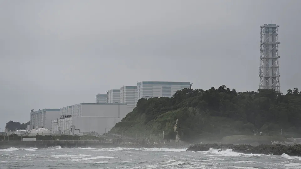 Fukushima suspende extração de resíduos nucleares por problema técnico