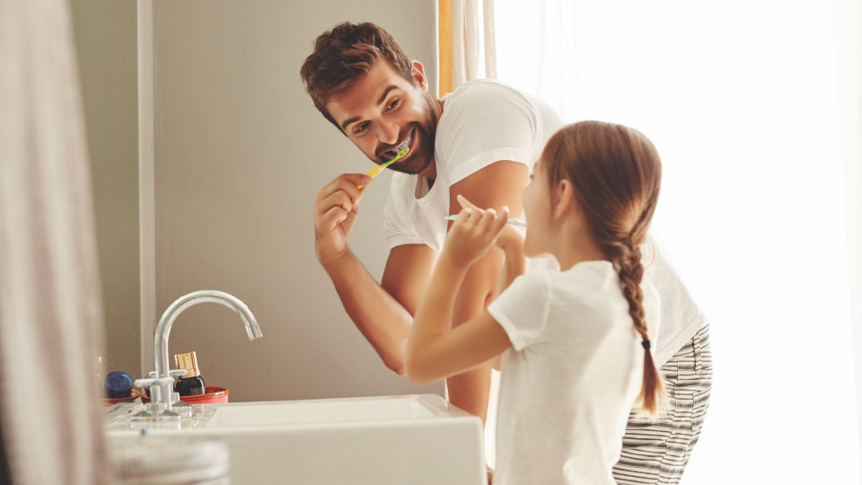 Precisa de trocar de escova de dentes? Faça este teste e descubra