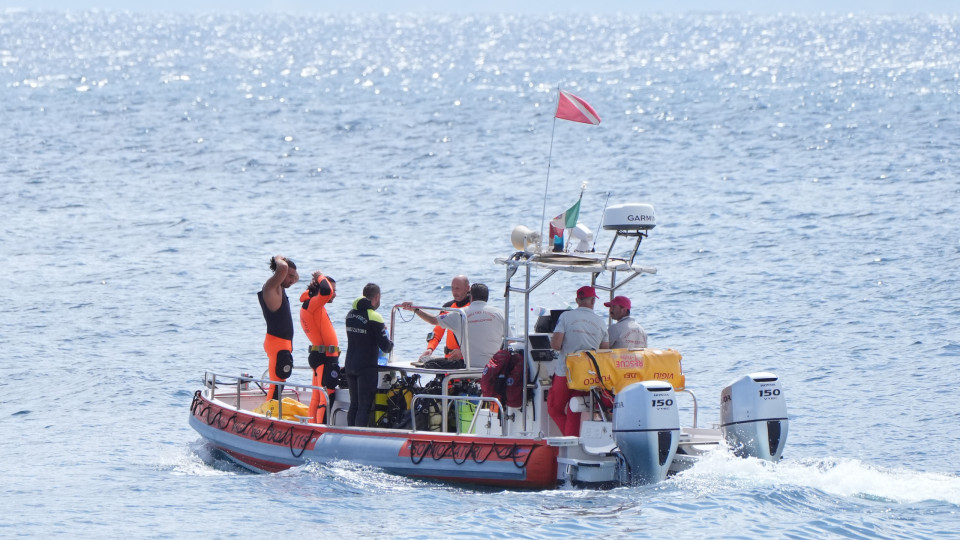 "Tentámos salvar quem podíamos". Marinheiro recorda naufrágio em Itália