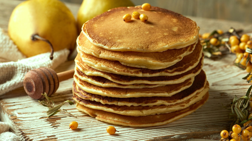 Ai a gula! Tem mesmo de provar esta receita de panquecas de pera