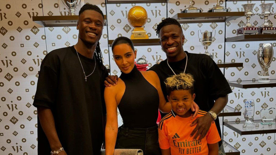 Kim Kardashian e filho em casa de jogador do Real Madrid