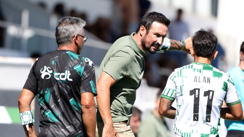 César Peixoto rejeita crise no Benfica e pede Moreirense competitivo