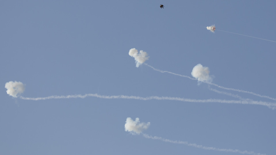 Sirenes anti-'rockets' a sul de Telavive. Hamas reivindica disparo