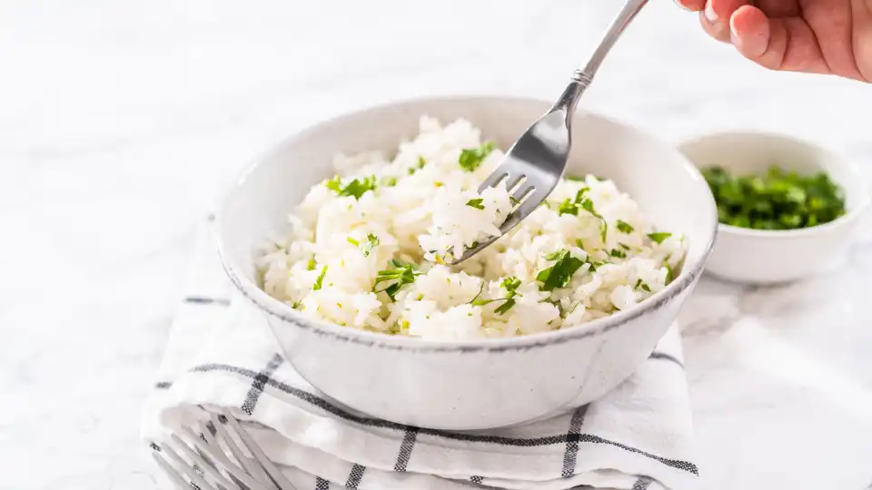 Sésamo, gengibre e arroz são os ingredientes principais desta 'bowl' 