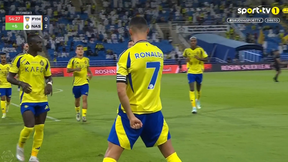 Até parece fácil. Cristiano Ronaldo marca para o Al Nassr de livre