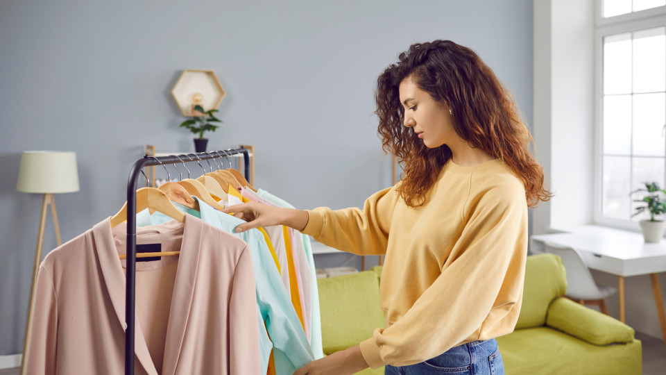 Cuidado com o que veste. As cores que dão menos sorte a cada signo