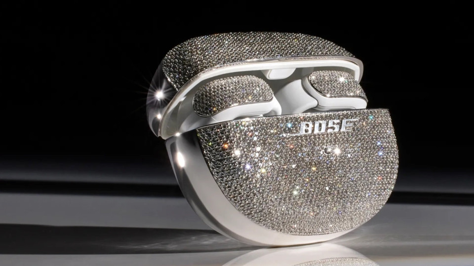 Bose vai sortear fones sem fios revestidos com diamantes