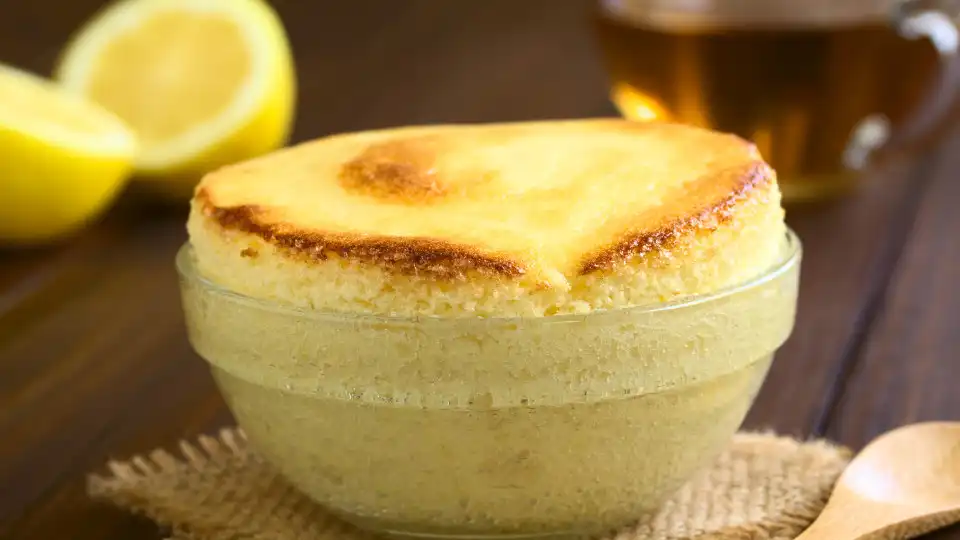 Vamos fazer soufflé de limão e canela? Aqui tem a receita (tão fácil)