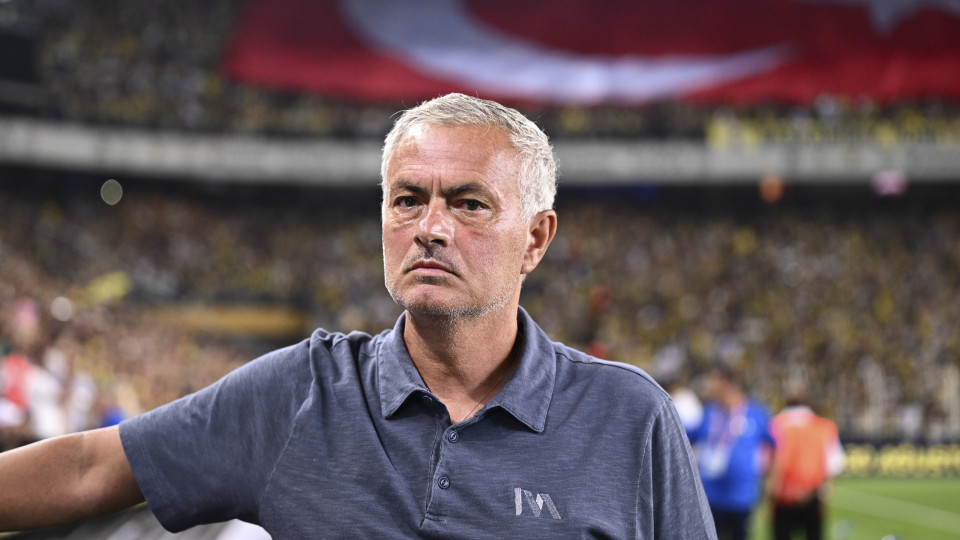 Mourinho e o Fenerbahçe: "Se acreditasse em tudo o que ouço, fugia"