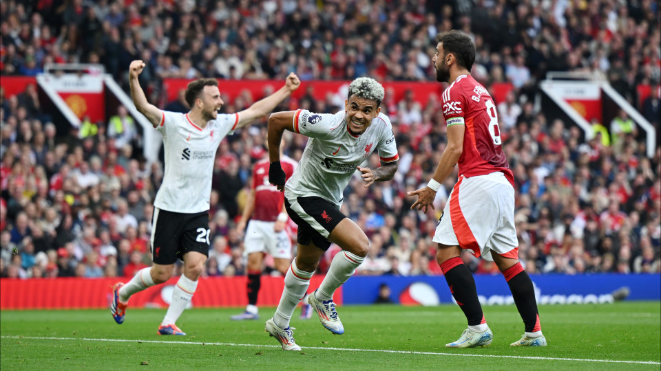 Manchester City e Liverpool partilham a liderança ao fim de três jornadas