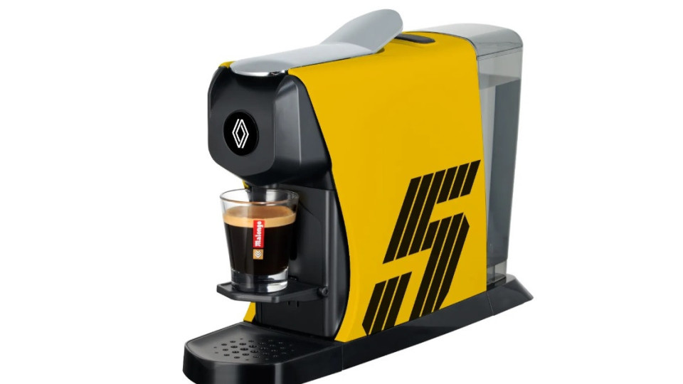 De máquinas de café a canetas. Todo o merchandising do novo Renault 5