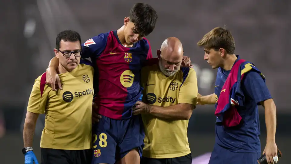 Oficial: Está a recuperar de uma lesão grave e renova com o Barcelona