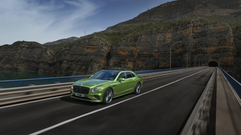 Novo Bentley Flying Spur é o quatro portas mais potente da marca