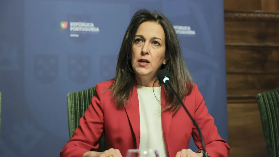 Ministra da Justiça recusa comentar investigação a Ivo Rosa