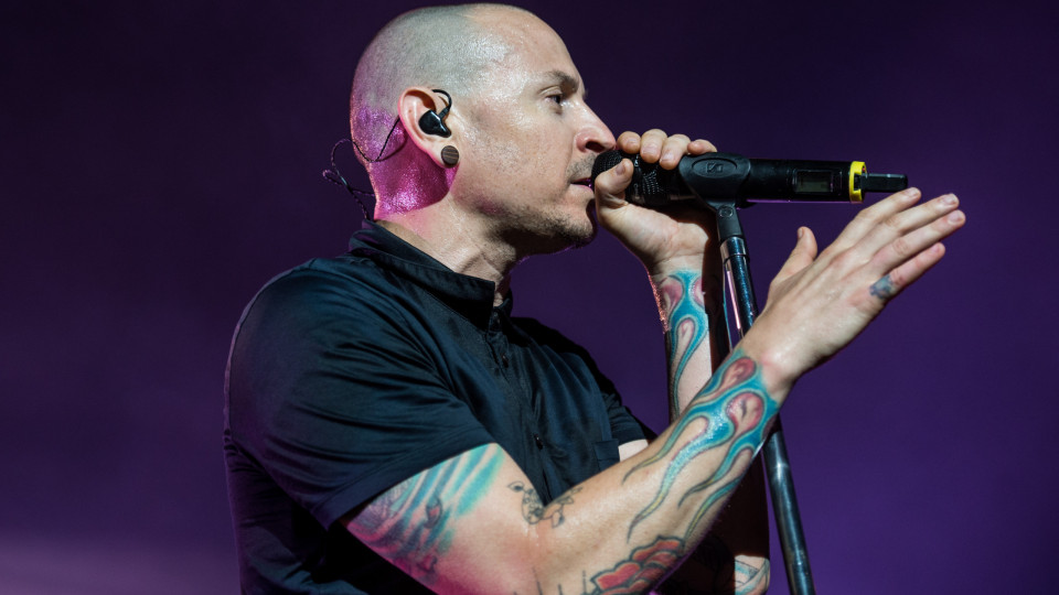 Filho de Chester Bennington critica Linkin Park: "Apagaste o legado"