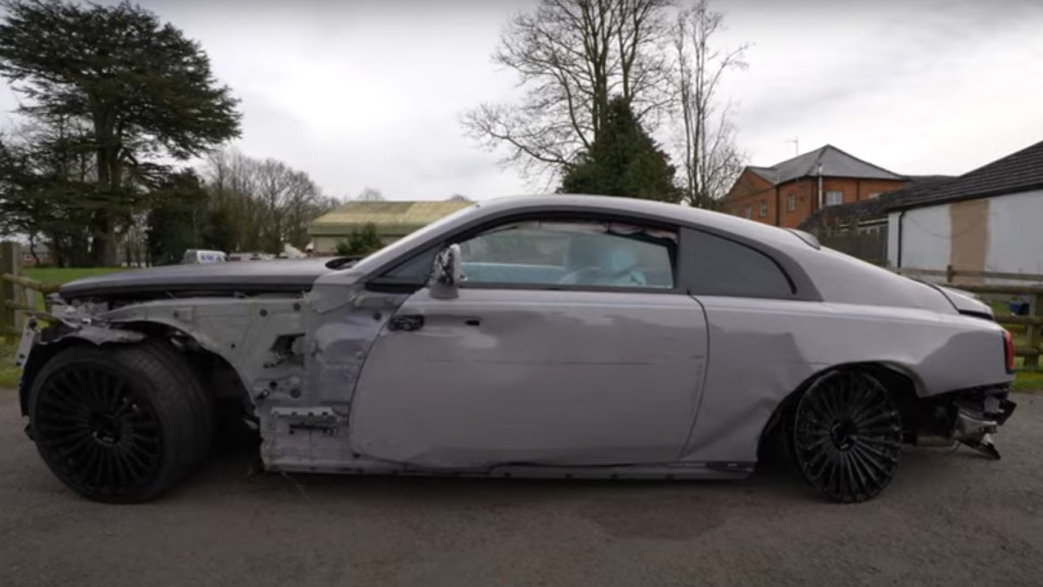 Youtuber recupera Rolls-Royce destruído de estrela do Manchester United