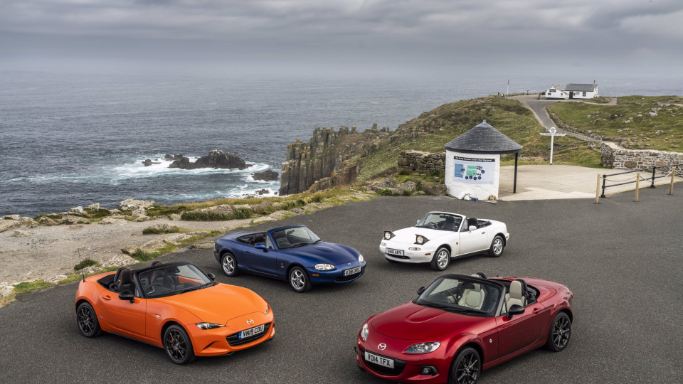 Um quarteto de Mazda MX-5 cumpre 1.600 km com biocombustível 