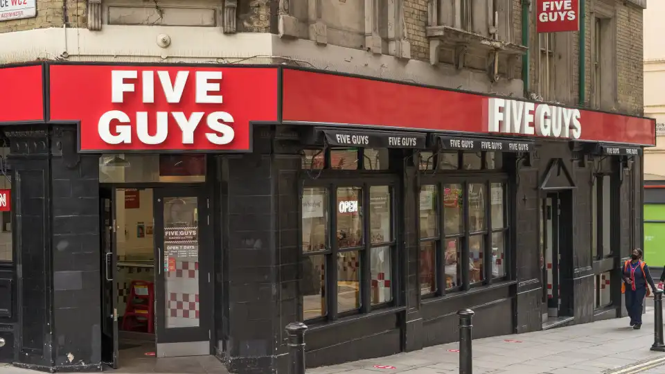 Five Guys prepara-se para abrir em Portugal em 2025