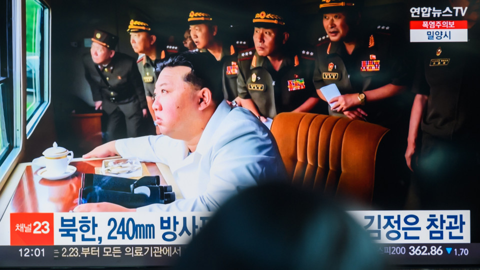 Líder da Coreia do Norte quer mais armas nucleares