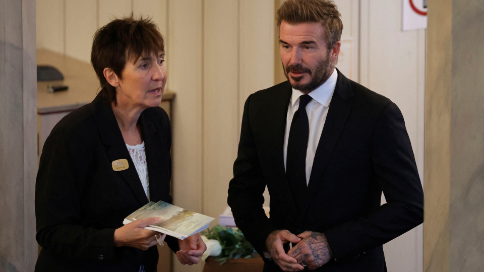 Beckham entre os presentes no funeral de Eriksson