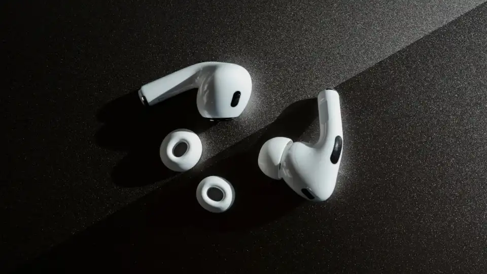 A grande novidade dos AirPods Pro 2 só chegará a dois países