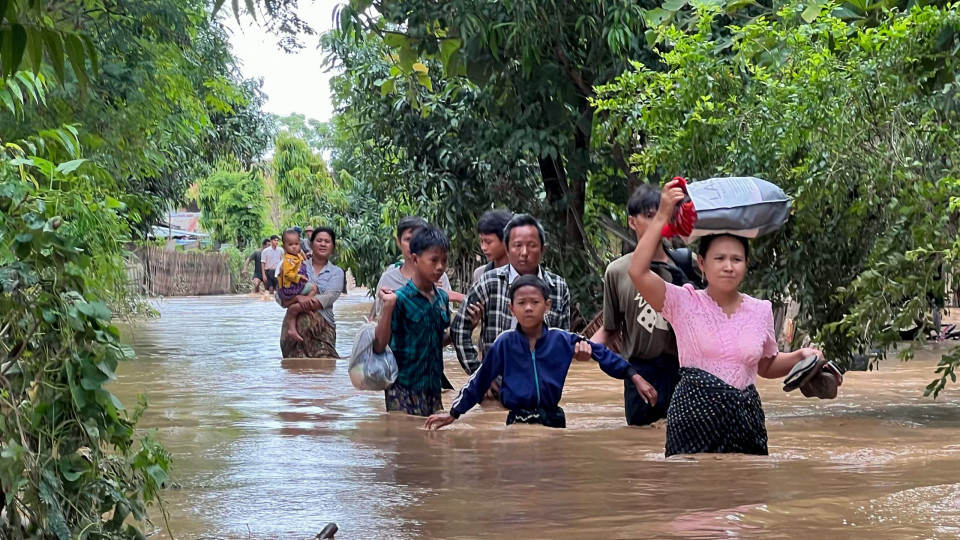 Myanmar pede ajuda a países estrangeiros depois de inundações no país