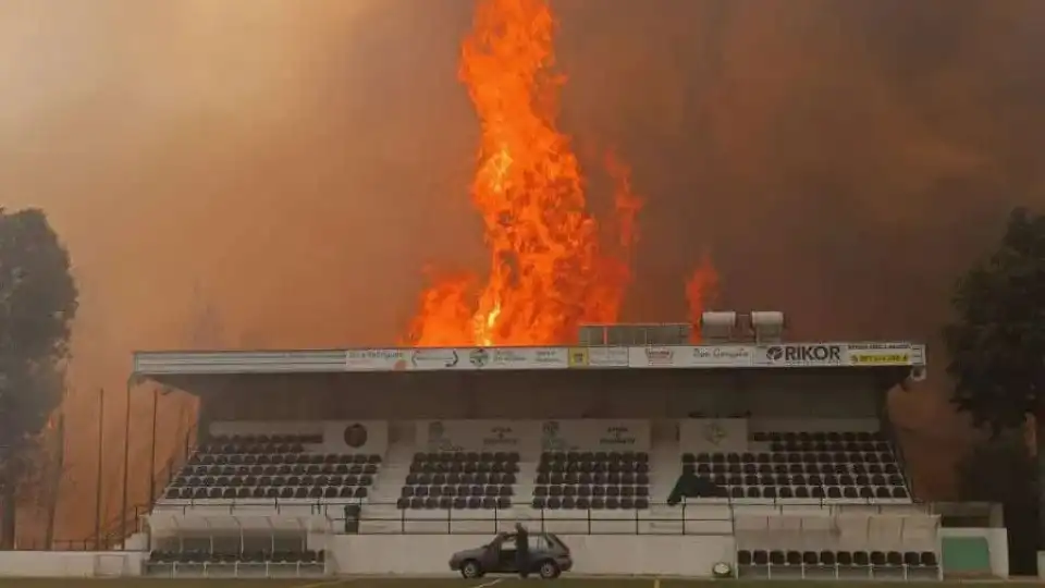 Clube da AF de Aveiro partilha imagem que mostra força das chamas