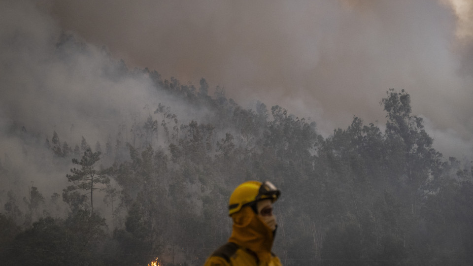 Fogo em Cabeceiras de Basto que destruiu duas casas em resolução