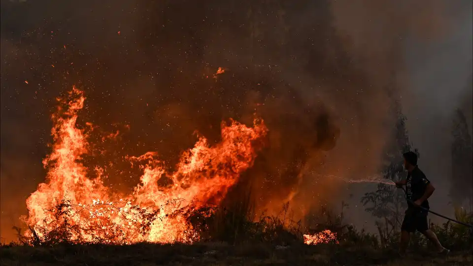 Fogos da semana passada foram diferentes de 2017, explica especialista