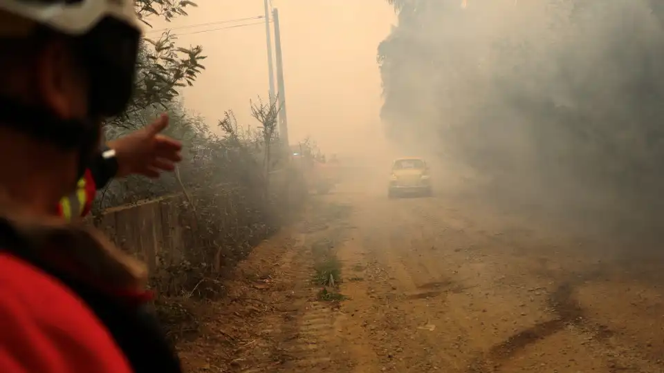 Dois aviões reforçaram o combate a fogo em Vila Pouca de Aguiar